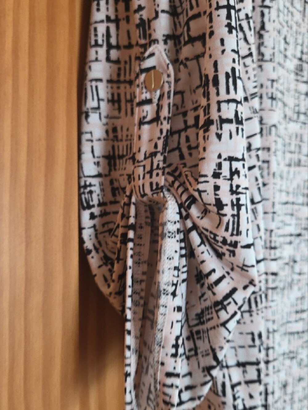 Jones New York Black and White Patterned Button-Down Shirt - Picture 5 of 7